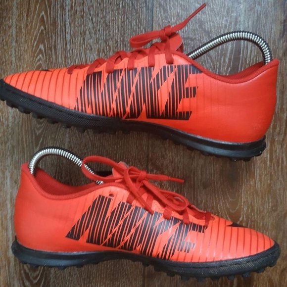 nike mercurial tiempo